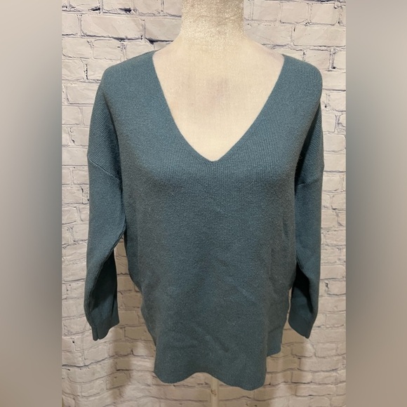 Windsor Wrap Sweater Women’s Blue V Shaped Neckline Size Large NWT Small - Picture 1 of 7